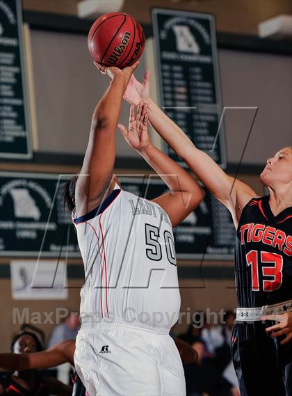 Thumbnail 3 in Parkway South vs Edwardsville (Prepcasts Elite Girls Shootout VI) photogallery.