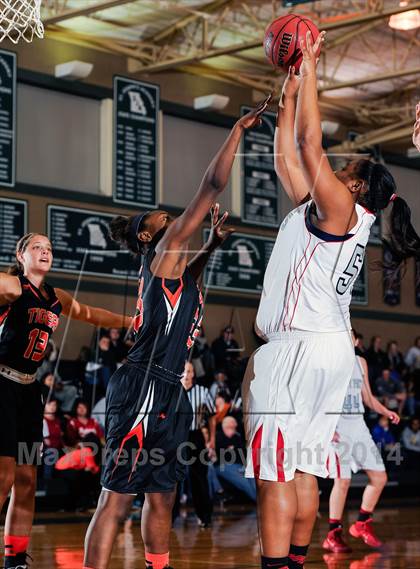 Thumbnail 3 in Parkway South vs Edwardsville (Prepcasts Elite Girls Shootout VI) photogallery.