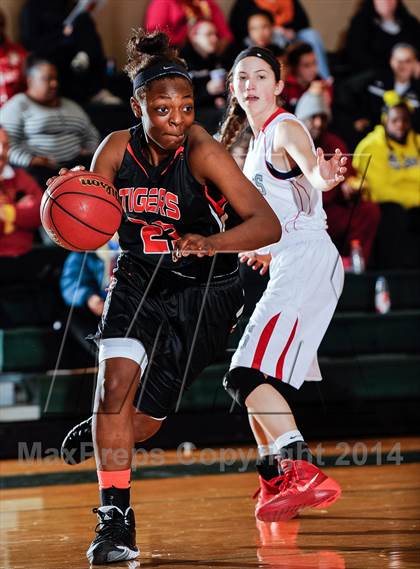 Thumbnail 3 in Parkway South vs Edwardsville (Prepcasts Elite Girls Shootout VI) photogallery.