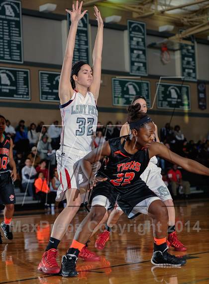 Thumbnail 1 in Parkway South vs Edwardsville (Prepcasts Elite Girls Shootout VI) photogallery.