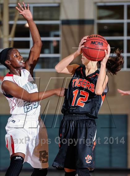 Thumbnail 2 in Parkway South vs Edwardsville (Prepcasts Elite Girls Shootout VI) photogallery.