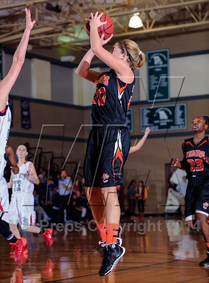 Thumbnail 3 in Parkway South vs Edwardsville (Prepcasts Elite Girls Shootout VI) photogallery.
