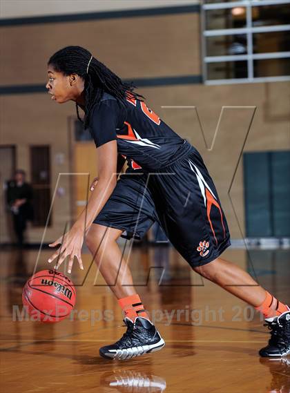 Thumbnail 1 in Parkway South vs Edwardsville (Prepcasts Elite Girls Shootout VI) photogallery.