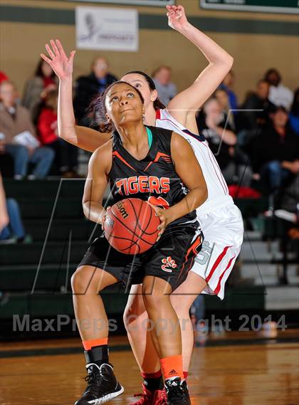Thumbnail 3 in Parkway South vs Edwardsville (Prepcasts Elite Girls Shootout VI) photogallery.