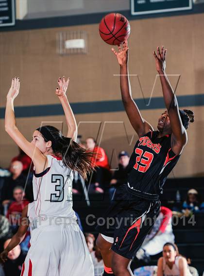 Thumbnail 3 in Parkway South vs Edwardsville (Prepcasts Elite Girls Shootout VI) photogallery.