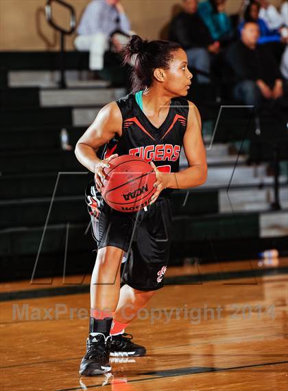 Thumbnail 3 in Parkway South vs Edwardsville (Prepcasts Elite Girls Shootout VI) photogallery.