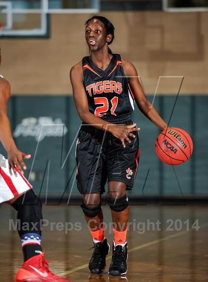 Thumbnail 3 in Parkway South vs Edwardsville (Prepcasts Elite Girls Shootout VI) photogallery.
