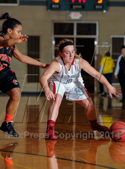 Thumbnail 1 in Parkway South vs Edwardsville (Prepcasts Elite Girls Shootout VI) photogallery.