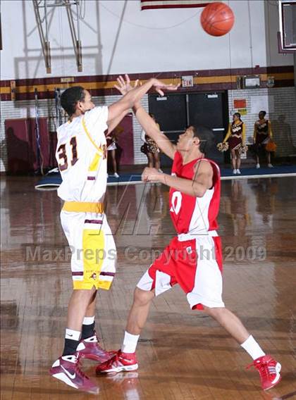 Thumbnail 1 in Roosevelt @ Mount Vernon (Section 1 Class AA Playoffs) photogallery.