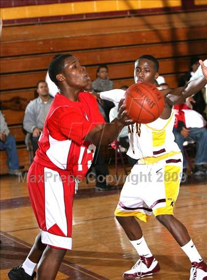 Thumbnail 3 in Roosevelt @ Mount Vernon (Section 1 Class AA Playoffs) photogallery.