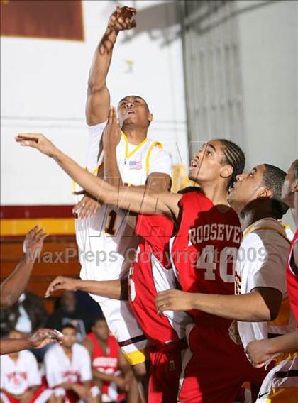 Thumbnail 1 in Roosevelt @ Mount Vernon (Section 1 Class AA Playoffs) photogallery.