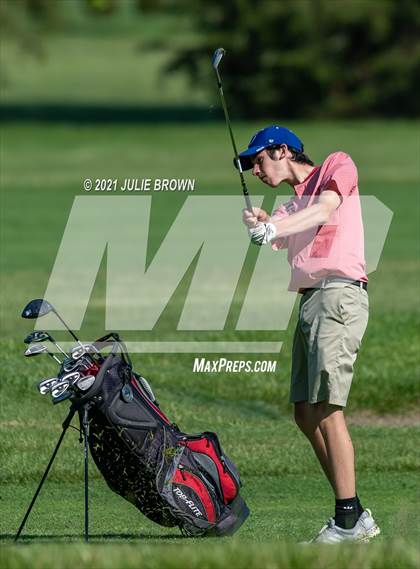 Thumbnail 1 in IHSAA Cathedral Sectional photogallery.