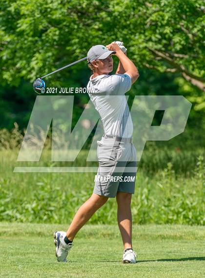 Thumbnail 2 in IHSAA Cathedral Sectional photogallery.