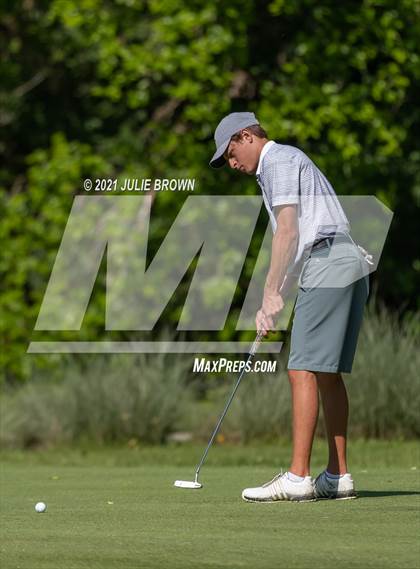Thumbnail 1 in IHSAA Cathedral Sectional photogallery.