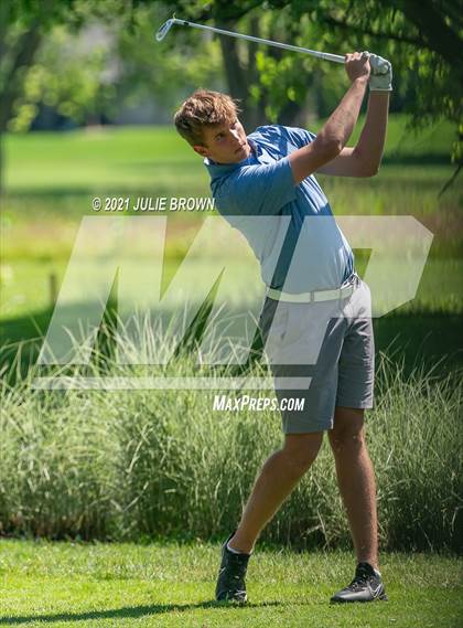 Thumbnail 2 in IHSAA Cathedral Sectional photogallery.