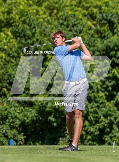 Thumbnail 2 in IHSAA Cathedral Sectional photogallery.