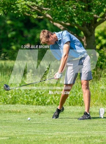 Thumbnail 2 in IHSAA Cathedral Sectional photogallery.