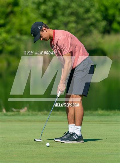 Thumbnail 1 in IHSAA Cathedral Sectional photogallery.