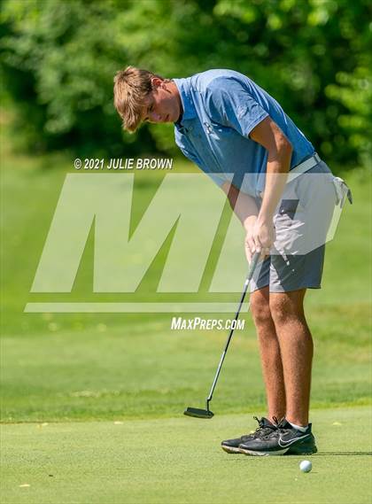 Thumbnail 3 in IHSAA Cathedral Sectional photogallery.