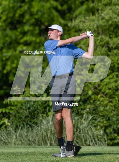 Thumbnail 2 in IHSAA Cathedral Sectional photogallery.