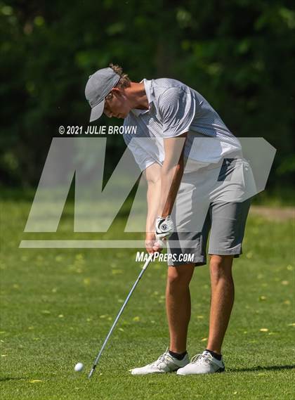 Thumbnail 2 in IHSAA Cathedral Sectional photogallery.