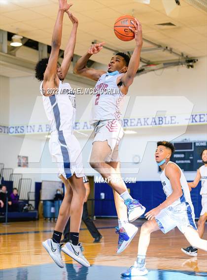 Thumbnail 2 in Wagner vs. Curtis (PSAL Staten Island Boro Final) photogallery.