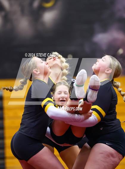 Thumbnail 3 in Del Oro photogallery.