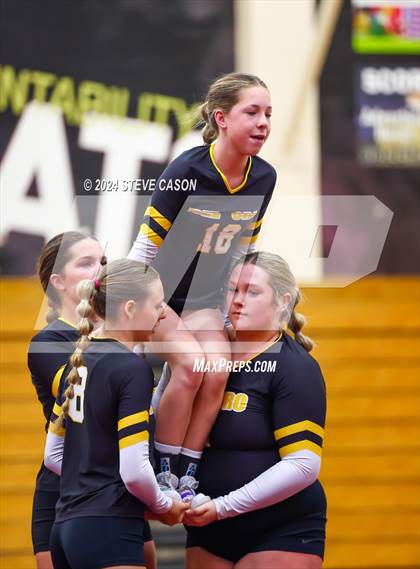 Thumbnail 2 in Del Oro photogallery.