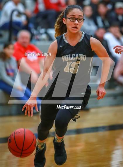 Thumbnail 2 in Volcano Vista vs. La Cueva (Albuquerque Metro Championships) photogallery.