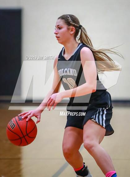 Thumbnail 1 in Volcano Vista vs. La Cueva (Albuquerque Metro Championships) photogallery.