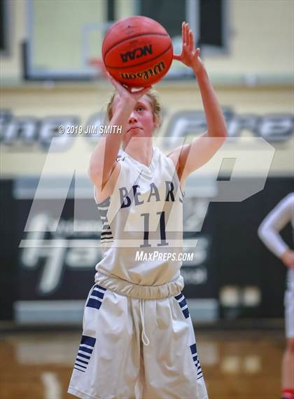 Thumbnail 2 in Volcano Vista vs. La Cueva (Albuquerque Metro Championships) photogallery.