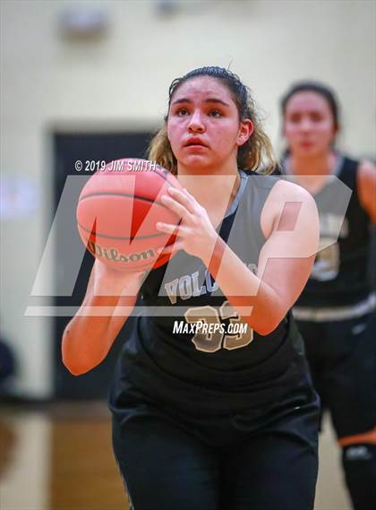 Thumbnail 3 in Volcano Vista vs. La Cueva (Albuquerque Metro Championships) photogallery.