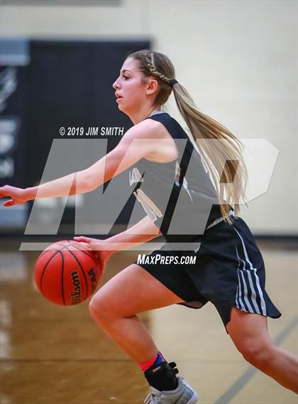 Thumbnail 2 in Volcano Vista vs. La Cueva (Albuquerque Metro Championships) photogallery.