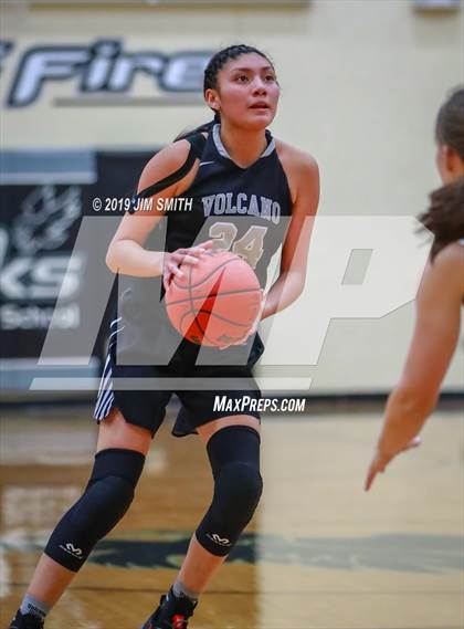Thumbnail 3 in Volcano Vista vs. La Cueva (Albuquerque Metro Championships) photogallery.