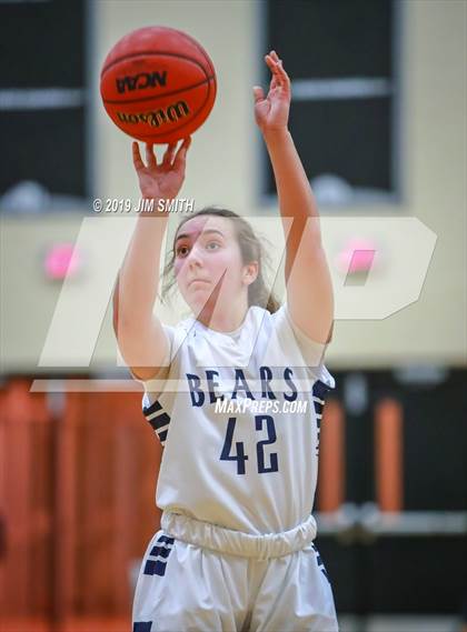 Thumbnail 2 in Volcano Vista vs. La Cueva (Albuquerque Metro Championships) photogallery.
