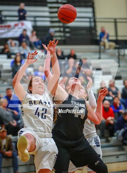 Thumbnail 3 in Volcano Vista vs. La Cueva (Albuquerque Metro Championships) photogallery.