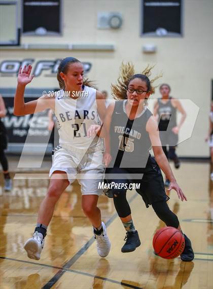 Thumbnail 2 in Volcano Vista vs. La Cueva (Albuquerque Metro Championships) photogallery.
