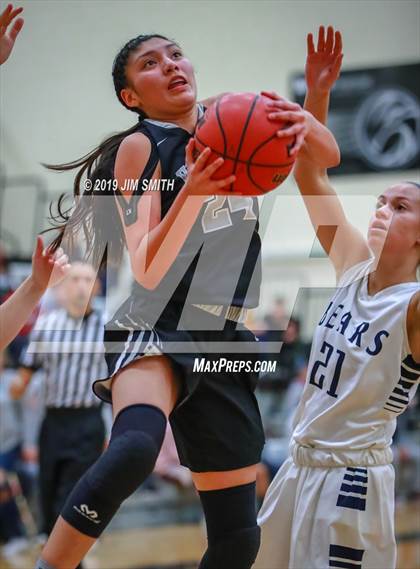 Thumbnail 2 in Volcano Vista vs. La Cueva (Albuquerque Metro Championships) photogallery.