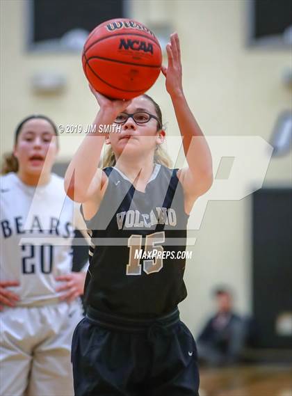 Thumbnail 1 in Volcano Vista vs. La Cueva (Albuquerque Metro Championships) photogallery.