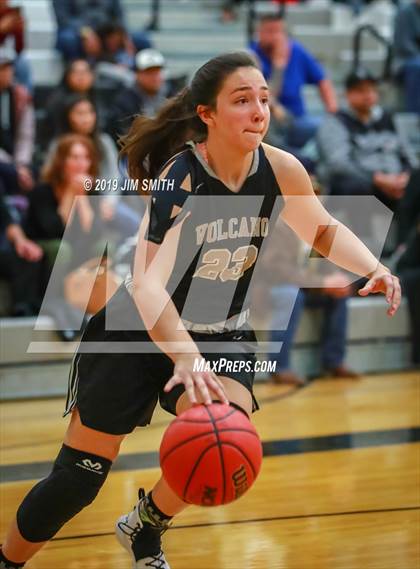 Thumbnail 2 in Volcano Vista vs. La Cueva (Albuquerque Metro Championships) photogallery.