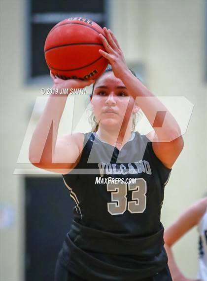 Thumbnail 1 in Volcano Vista vs. La Cueva (Albuquerque Metro Championships) photogallery.