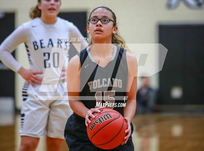 Thumbnail 2 in Volcano Vista vs. La Cueva (Albuquerque Metro Championships) photogallery.