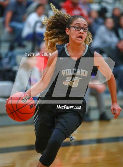 Thumbnail 1 in Volcano Vista vs. La Cueva (Albuquerque Metro Championships) photogallery.
