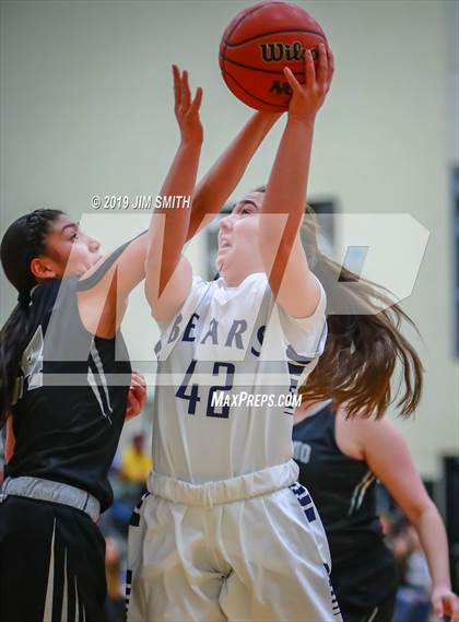 Thumbnail 2 in Volcano Vista vs. La Cueva (Albuquerque Metro Championships) photogallery.