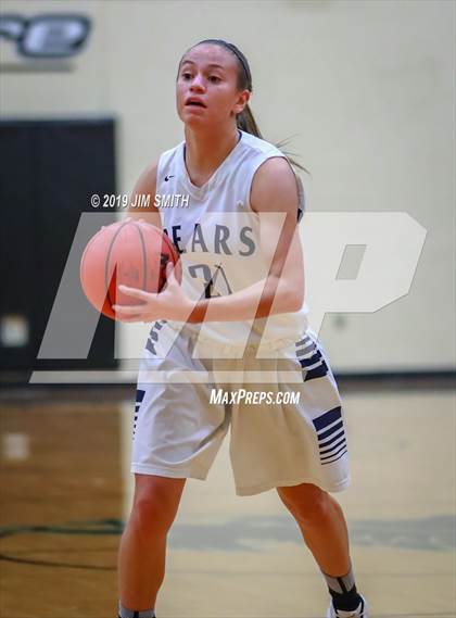 Thumbnail 1 in Volcano Vista vs. La Cueva (Albuquerque Metro Championships) photogallery.