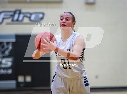 Thumbnail 2 in Volcano Vista vs. La Cueva (Albuquerque Metro Championships) photogallery.