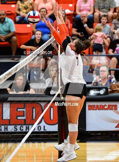 Thumbnail 1 in Denton Guyer @ Aledo photogallery.