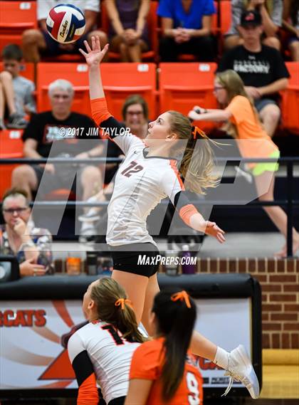 Thumbnail 3 in Denton Guyer @ Aledo photogallery.
