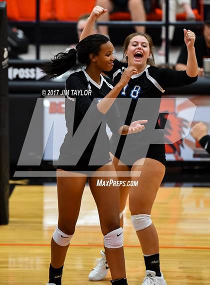 Thumbnail 3 in Denton Guyer @ Aledo photogallery.