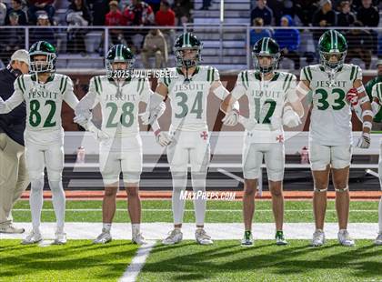 Thumbnail 1 in Dickinson vs. Strake Jesuit (UIL 6A D1 Football Regional Semifinal) photogallery.
